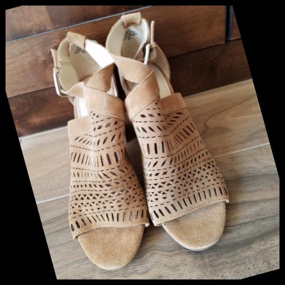 Marc Fisher geela tan chunky heel sandals  9.5 - Picture 7 of 10